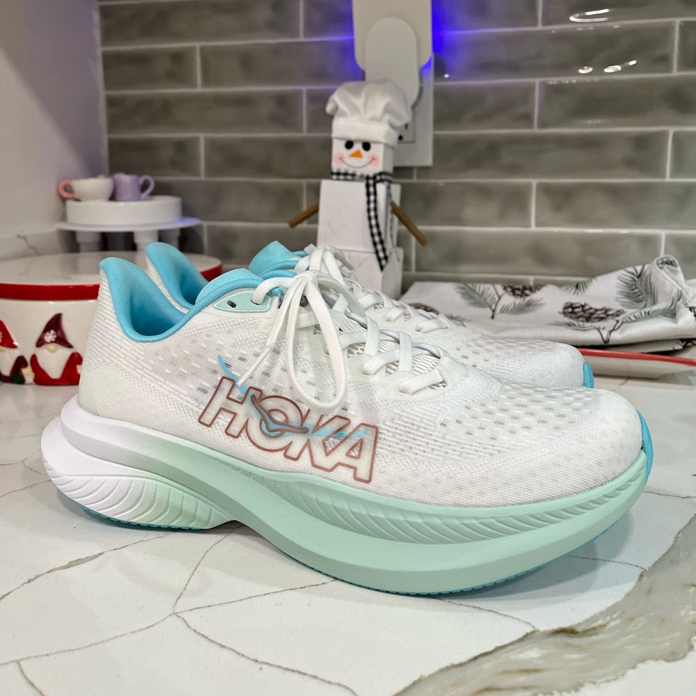 Hoka Mach 6 Running Shoes. Women’s Size 8.5B Color White